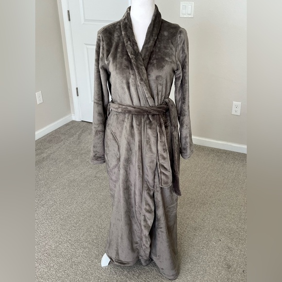 NWT Ugg Gray Robe Size Smalll - Picture 2 of 9